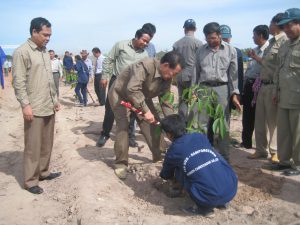 Ngai Chan Sarun Bo truong Bo Nong lam ngu nghiep CPC trong cay cao su ngay ra quan trong moi nam 2010