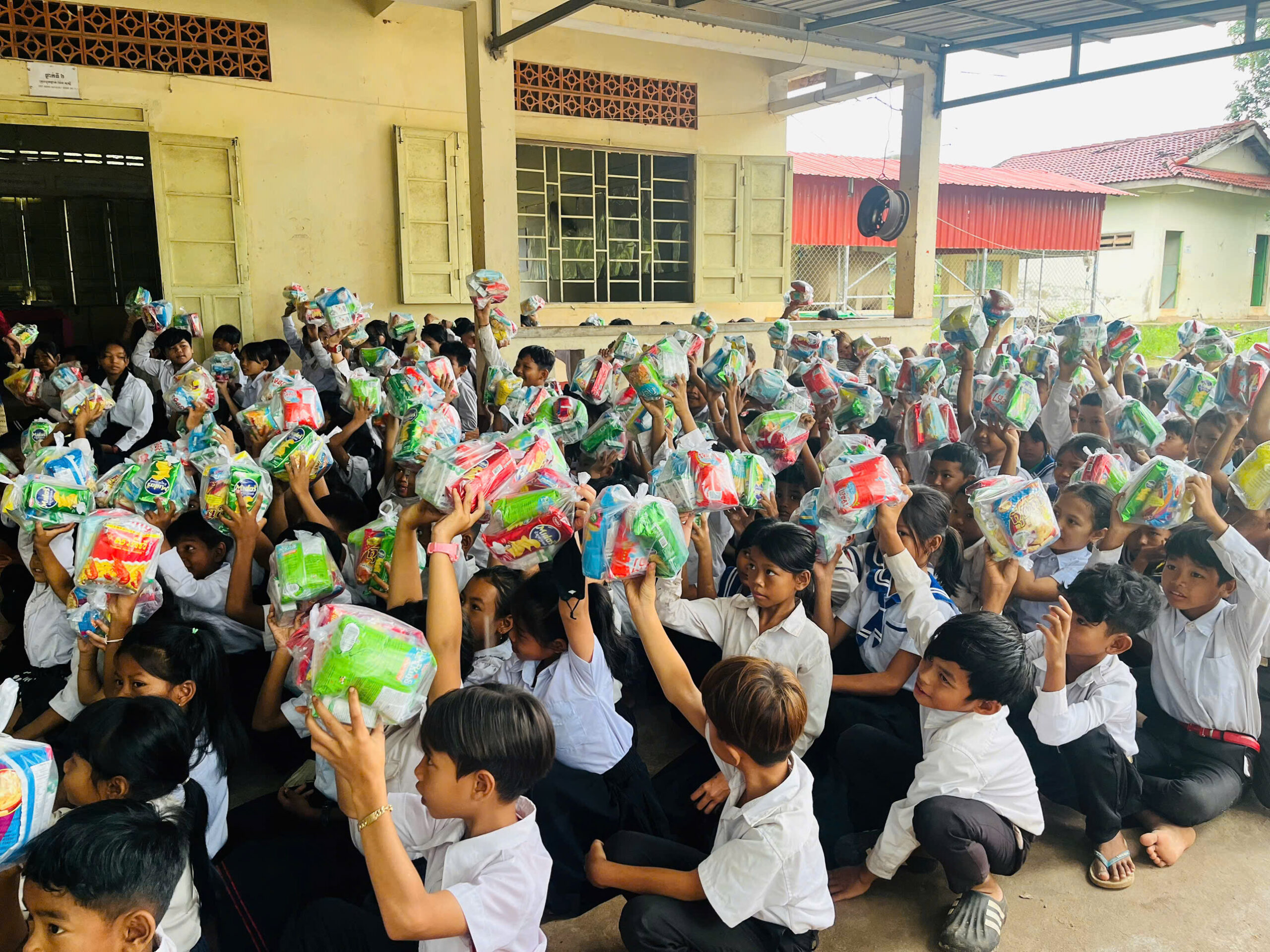 Hưởng ứng Tháng Công nhân năm 2025: Lan tỏa yêu thương, gắn kết người lao động nơi đất khách 5 Tang qua thieu nhi scaled